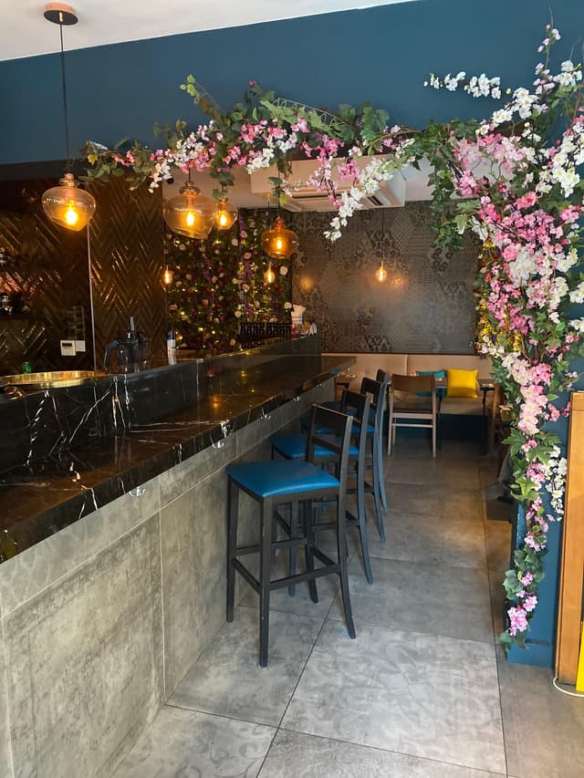 Broski Lounge