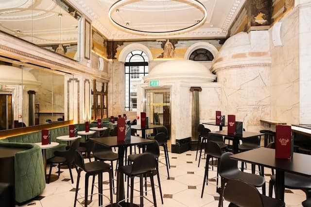 Apex Temple Court Hotel