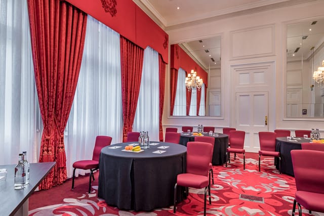 Elegant meeting room at Watergate, Clermont Charing Cross for professional events.