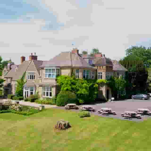 Middle Aston House