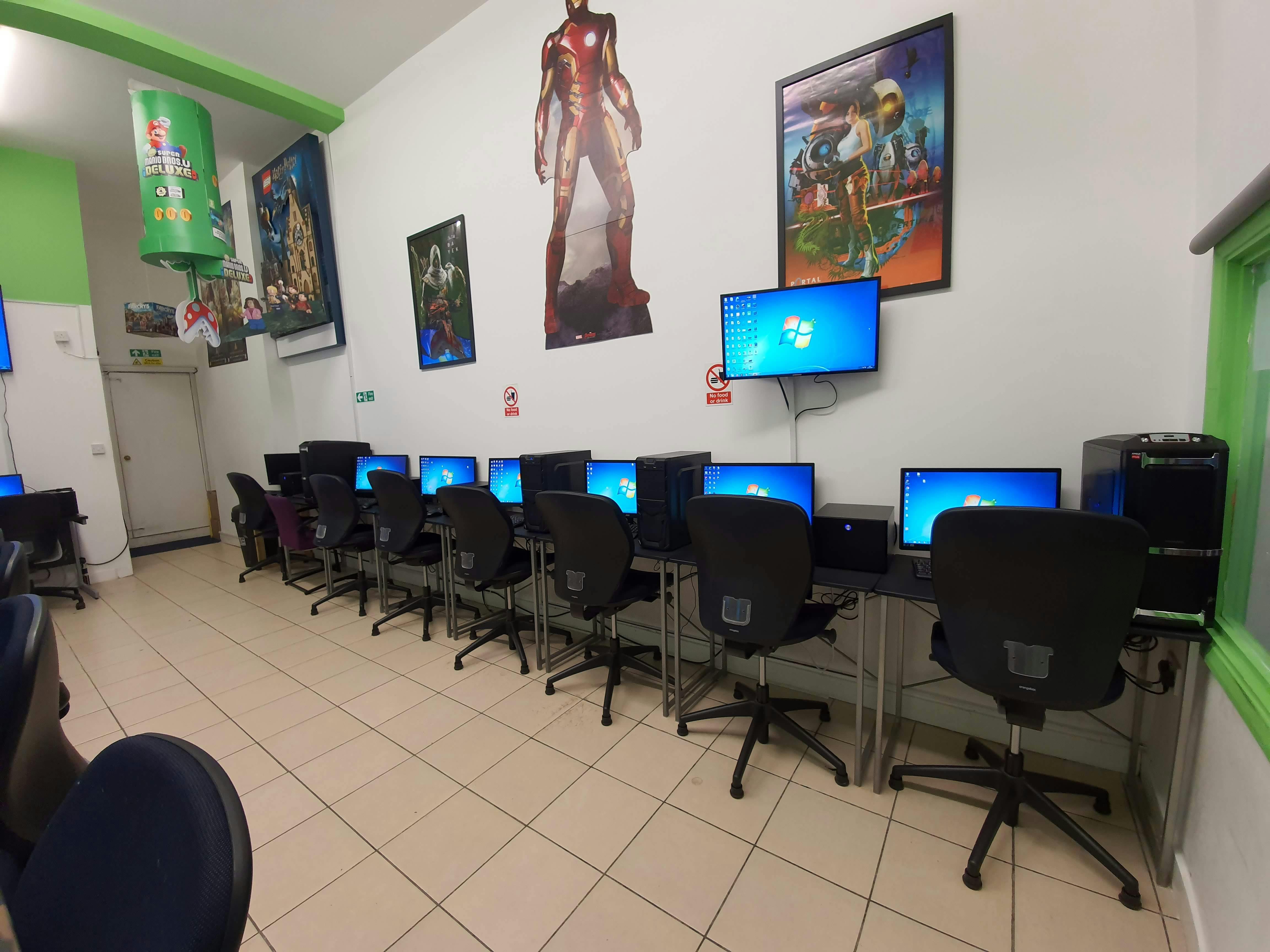 Tech-equipped workspace at Software Academy for hybrid meetings and training sessions.