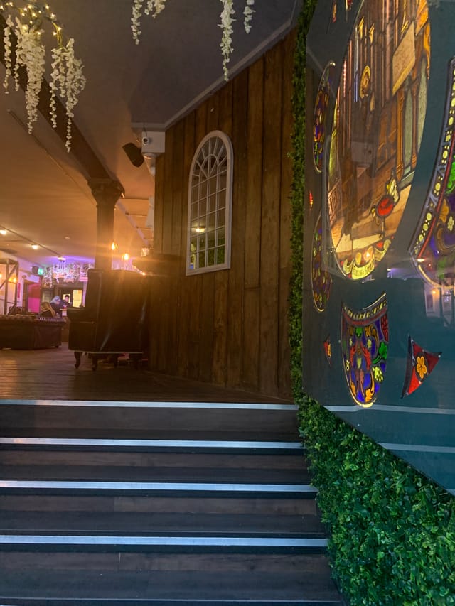 Rustic venue at Maddison's Bar & Kitchen, perfect for casual gatherings and themed events.
