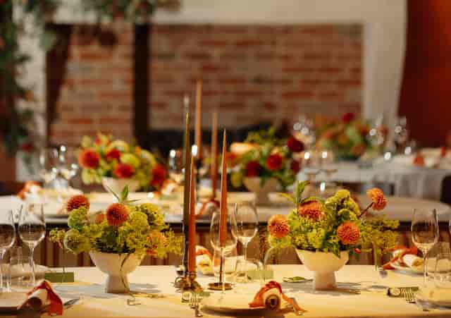 Autumnal tablescape at Belvedere Upper Dining for wedding reception or upscale event decor.