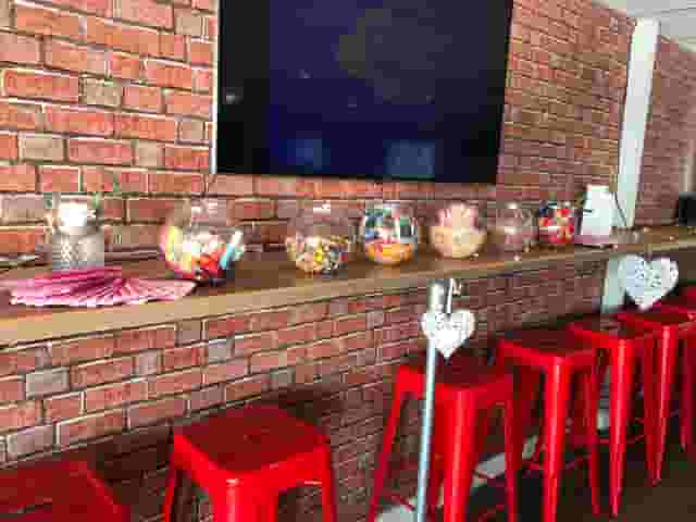 Lagoona Bar & Grill