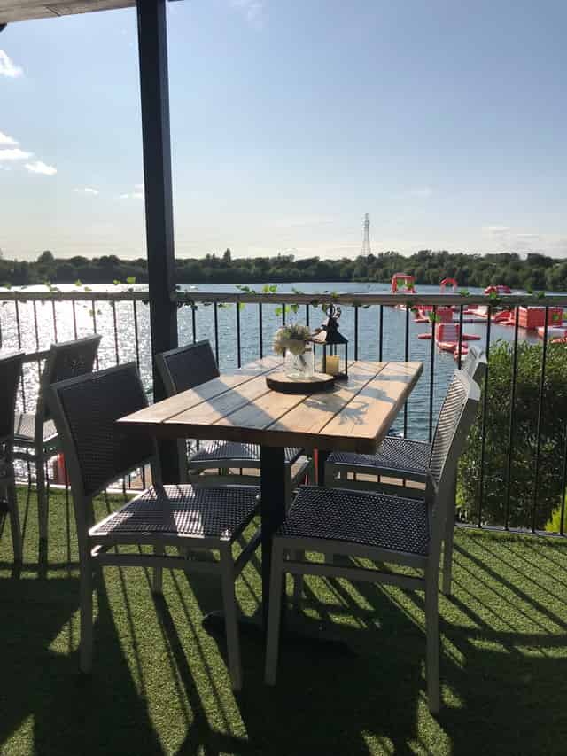 Lagoona Bar & Grill