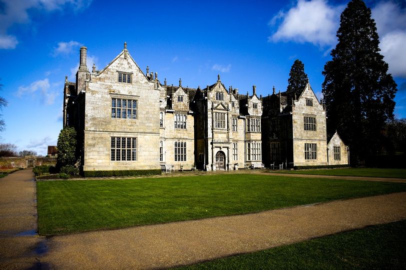Historic Mansion Gallery in Wakehurst, ideal for upscale weddings and corporate events. - Banner