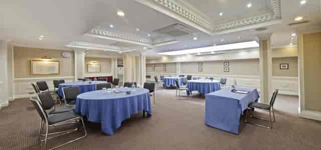 Portland Suite at Fitzrovia Hotel: versatile meeting space for workshops and presentations.