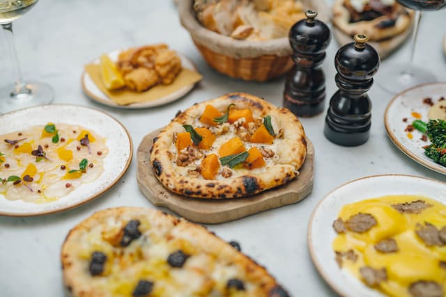 TOZI Restaurant & Bar