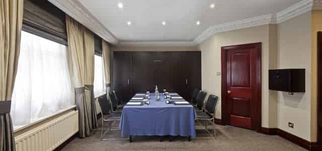 Syndicate Room