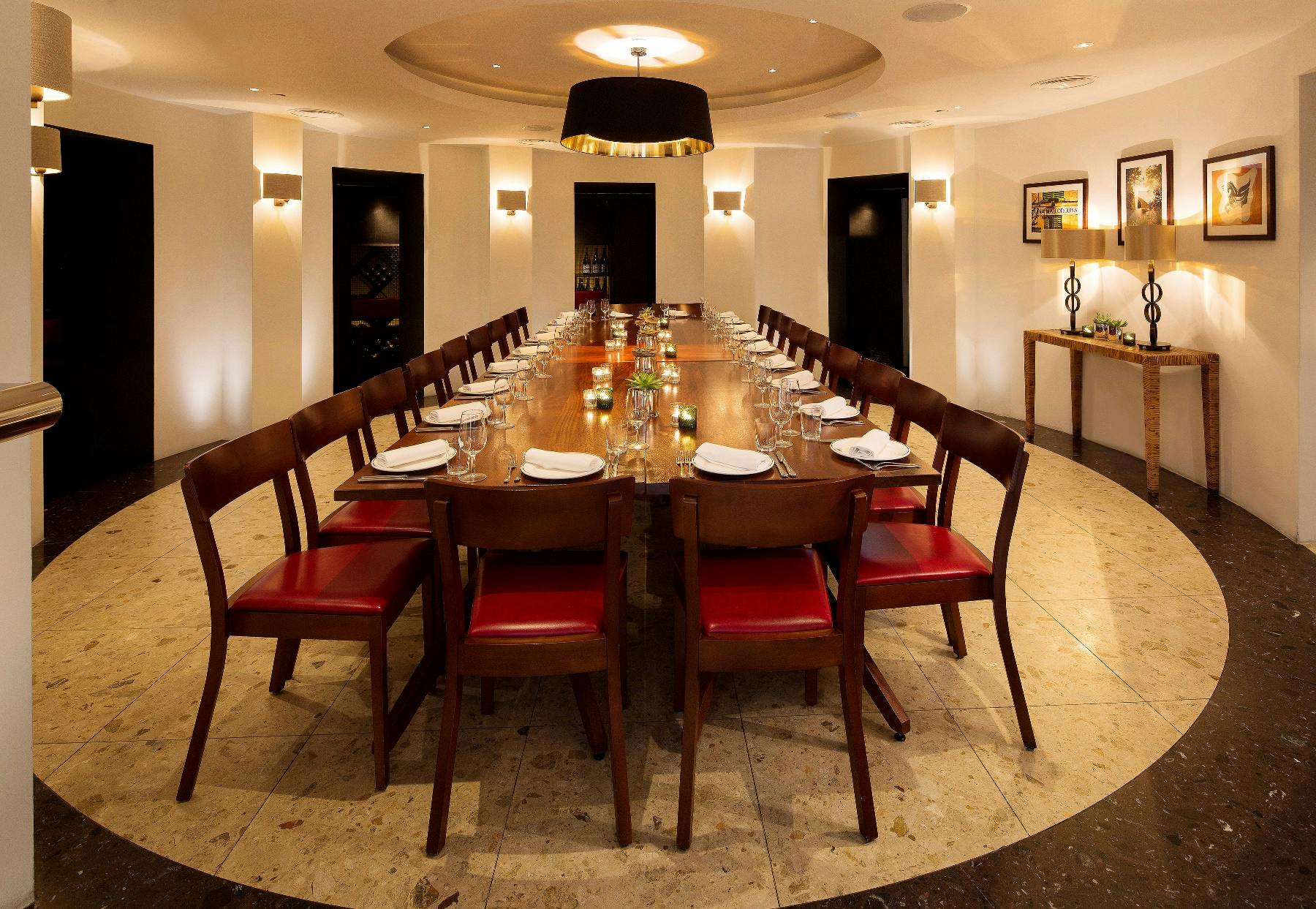 Private dining room with elegant table for intimate meetings and dinners at Barrafina.