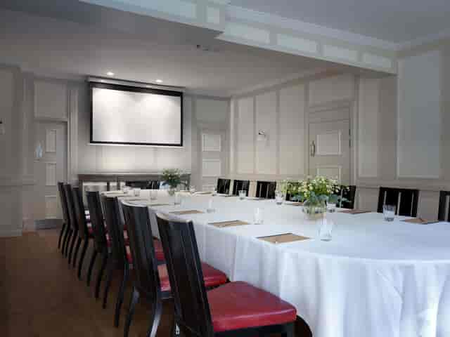 Elegant meeting room in Quo Vadis, perfect for corporate events and workshops.