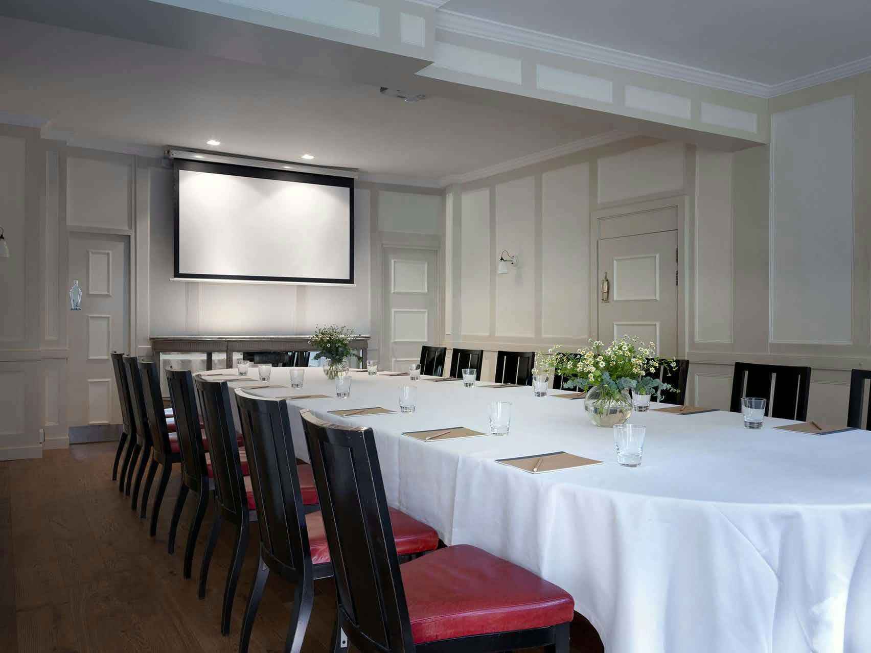 The Marx Room at Quo Vadis: elegant meeting space for corporate events and workshops.