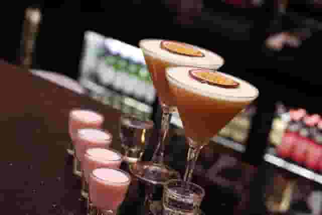 Parlay E18 Bar & Grill