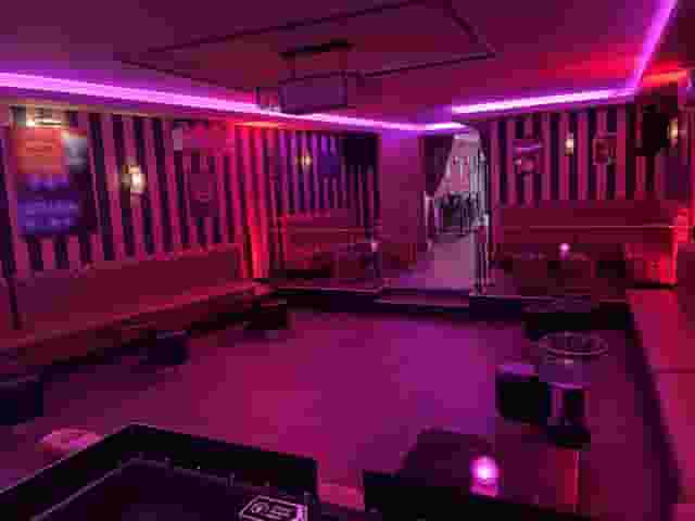 Parlay E18 Bar & Grill
