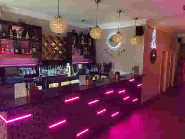 Parlay E18 Bar & Grill