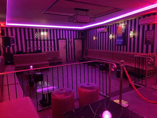 Parlay E18 Bar & Grill