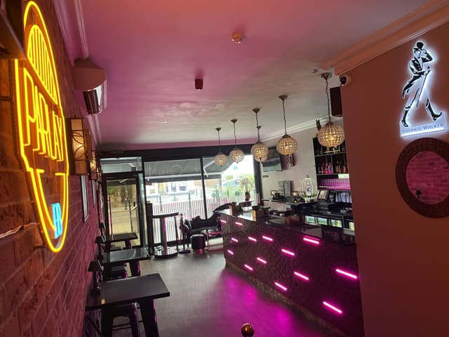 Parlay E18 Bar & Grill