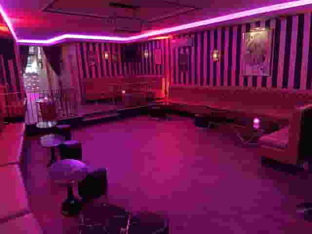 Parlay E18 Bar & Grill