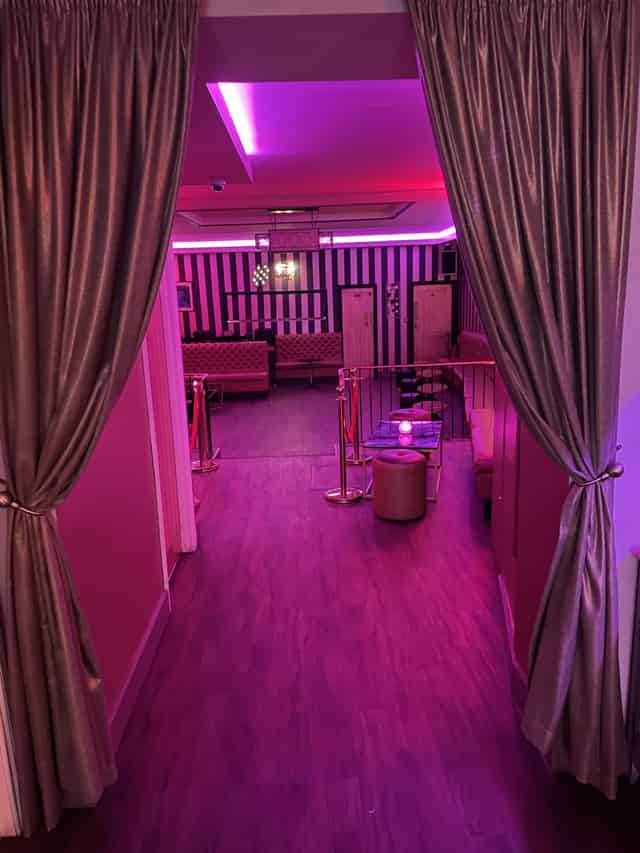 Parlay E18 Bar & Grill