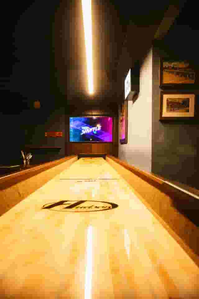 Newhall Street Tavern