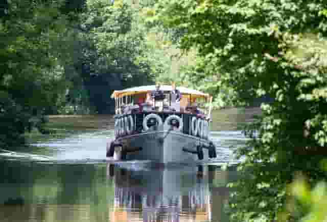 Beeses Riverside Bar