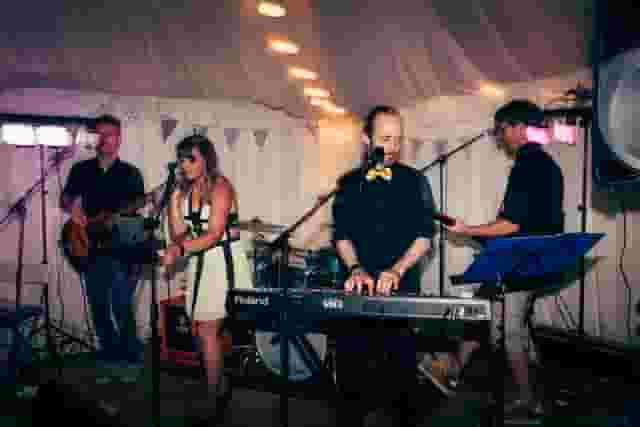 Beeses Riverside Bar