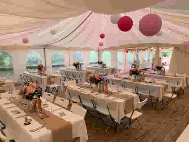 Beeses Riverside Bar