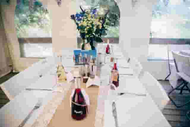 Beeses Riverside Bar