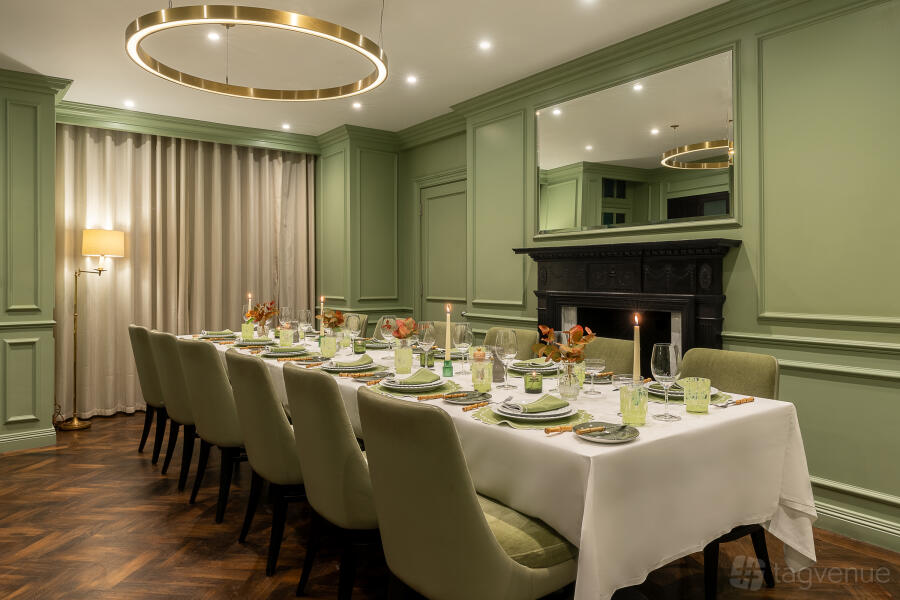 11 Cadogan Gardens - image 1