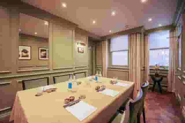 The Curio Lounge