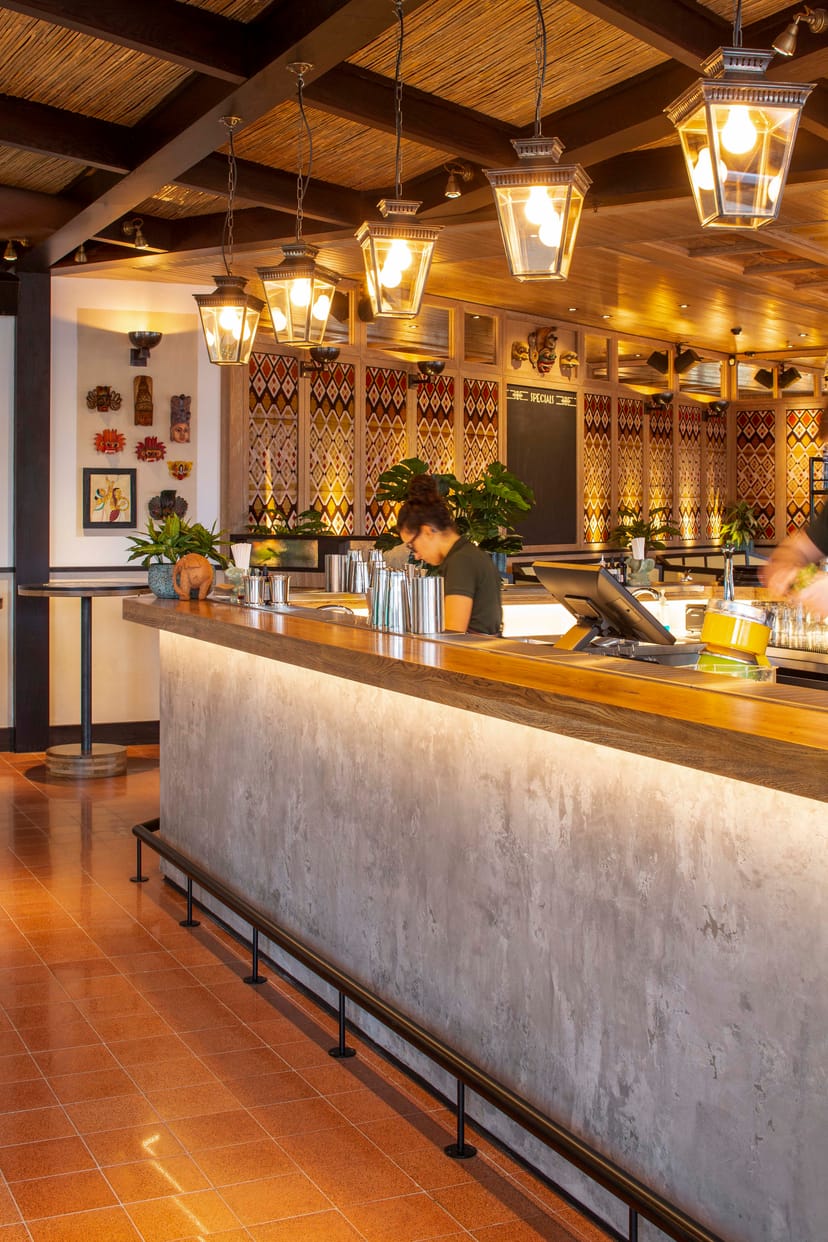 Vibrant bar in Hoppers King's Cross, ideal for networking events and casual meetings.