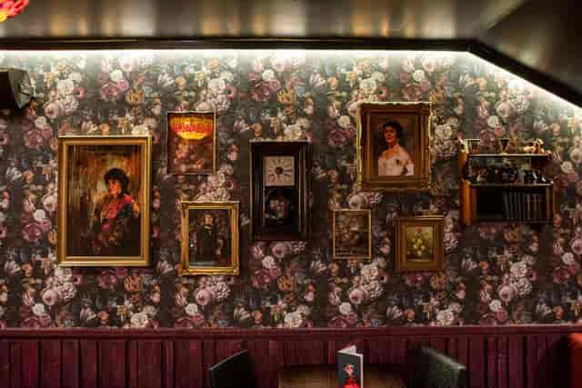 Polly's Parlour
