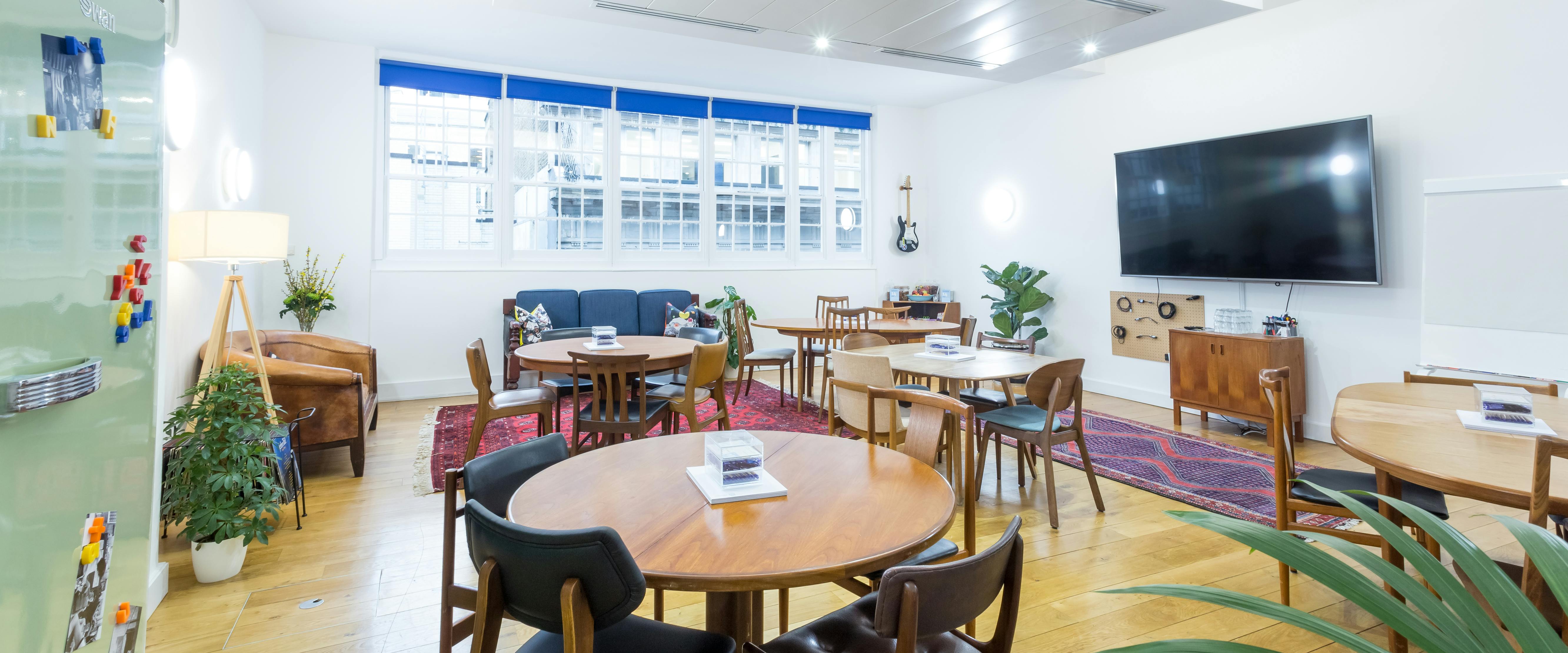 Roundhouse meeting space in Wallacespace Covent Garden, perfect for workshops and networking.