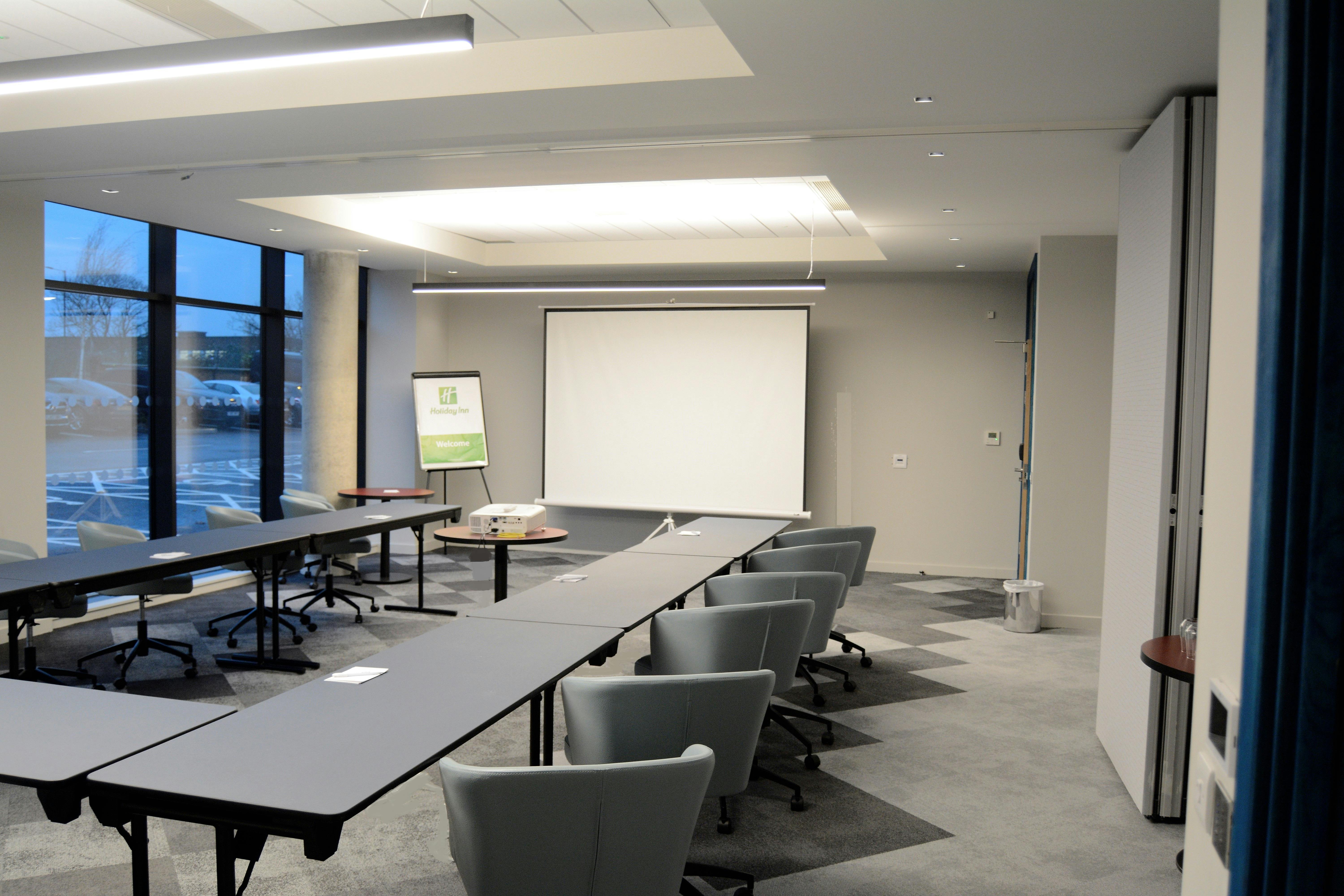Holiday Inn London - Heathrow Bath Road - Academy meeting centre image 1