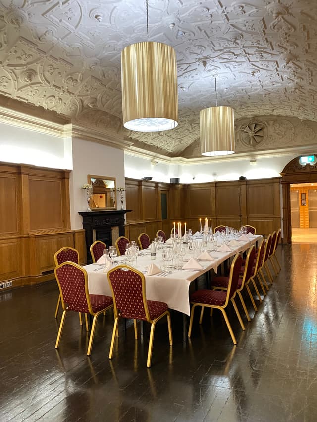 Sala Room