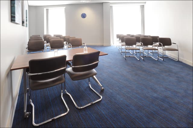 Holiday Inn Express Birmingham Snowhill
