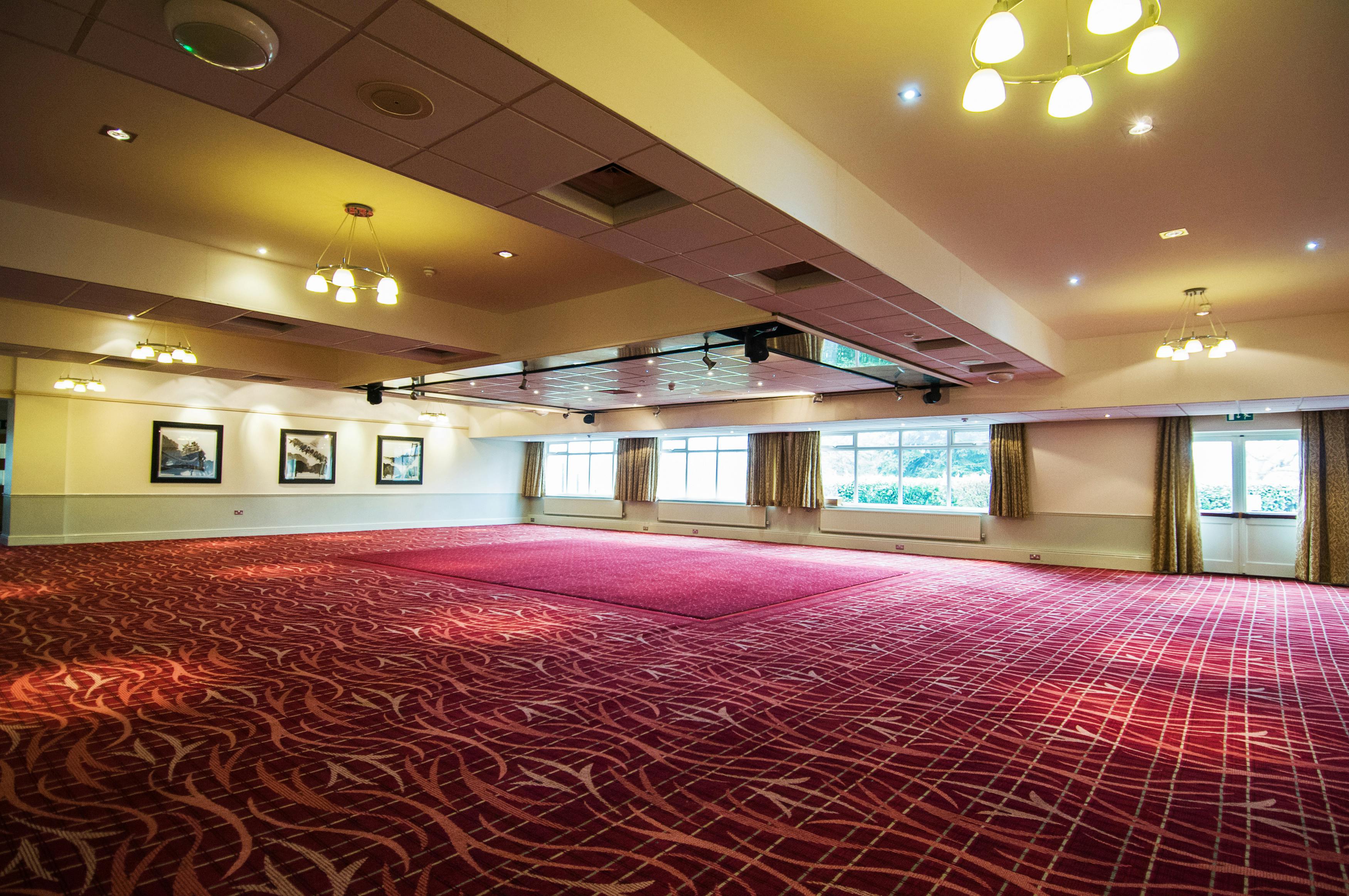 Drayton Manor Hotel - Hamilton Suite image 1