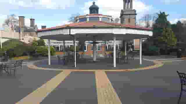 Drayton Manor Hotel