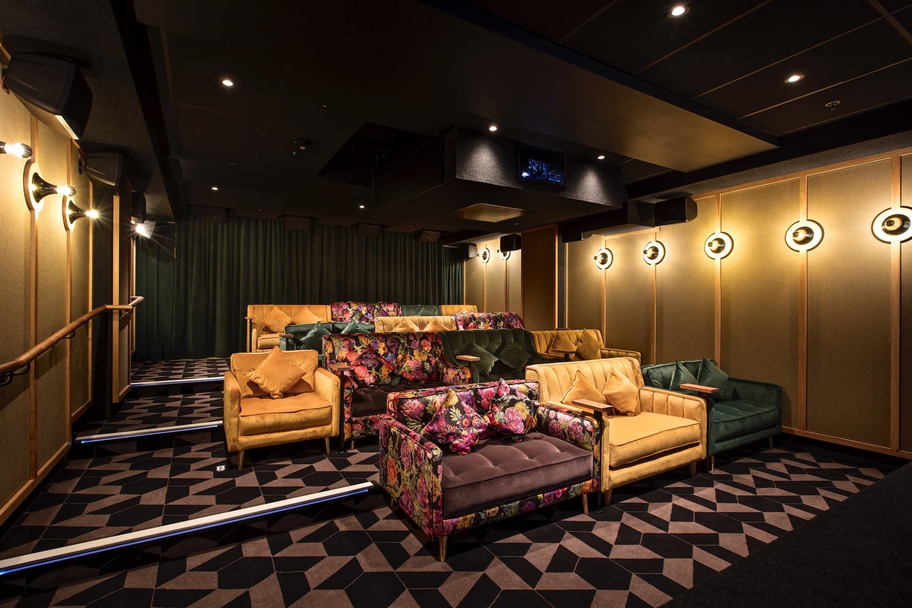 Stylish screening room at Everyman Broadgate, perfect for presentations and intimate gatherings.