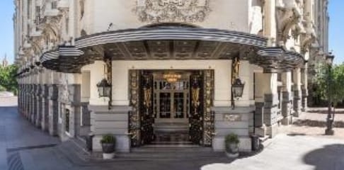Elegant hotel entrance of Westin Palace, ideal for corporate events and upscale gatherings.