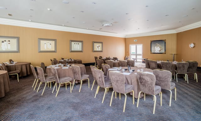 Newbury Suite 2 at Radisson Blu Heathrow, elegant meeting space for corporate events.