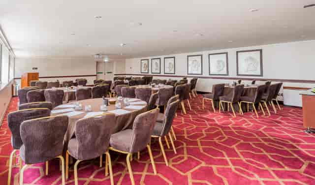 Private Room 11 at Radisson Blu Heathrow, ideal for corporate workshops and meetings.