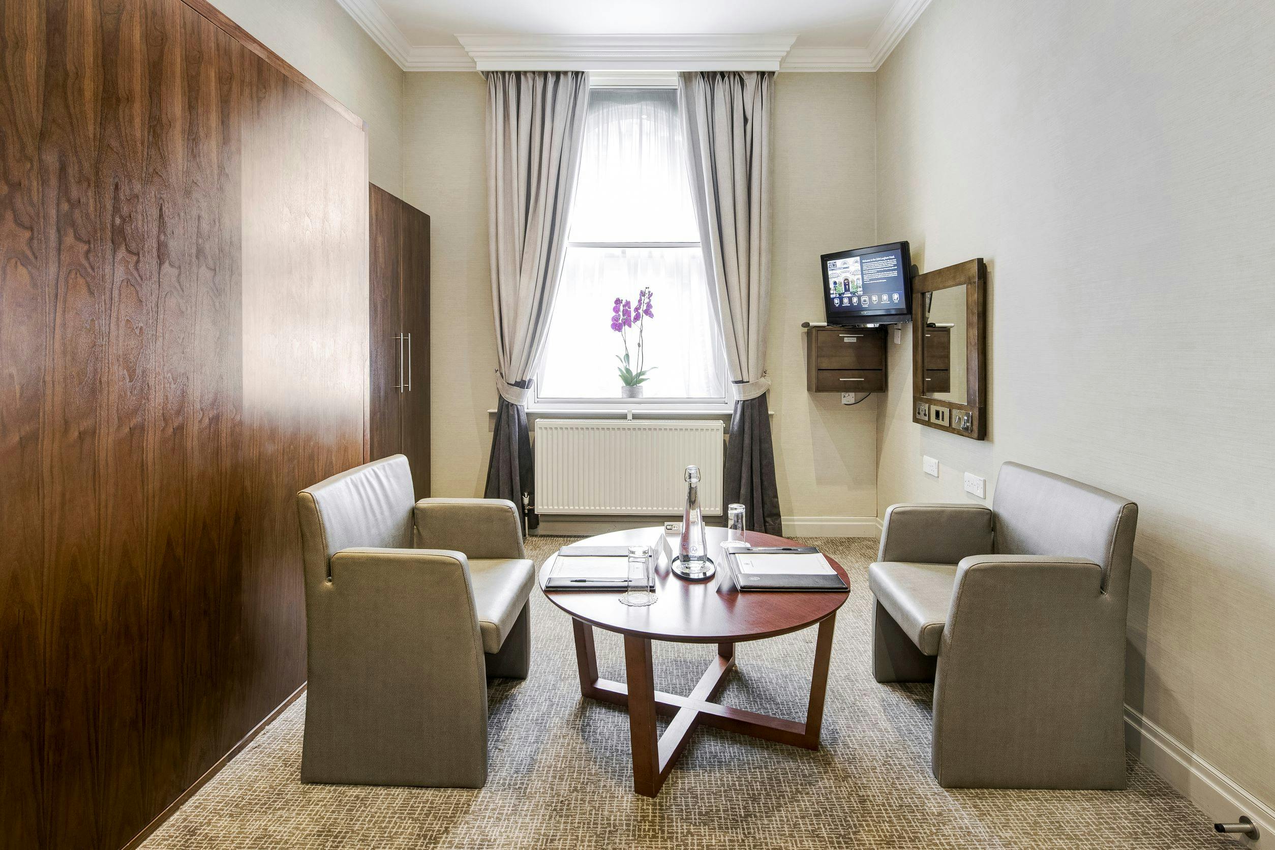 Langham Court Hotel - Syndicates Rooms image 1