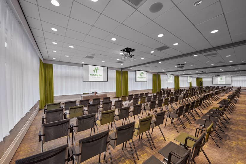 Conference room at Holiday Inn Amsterdam Zuidas, ideal for meetings and workshops.