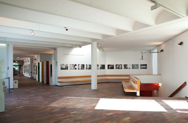 Spacious event hall with natural light at Fundació Joan Miró, ideal for workshops and exhibitions.