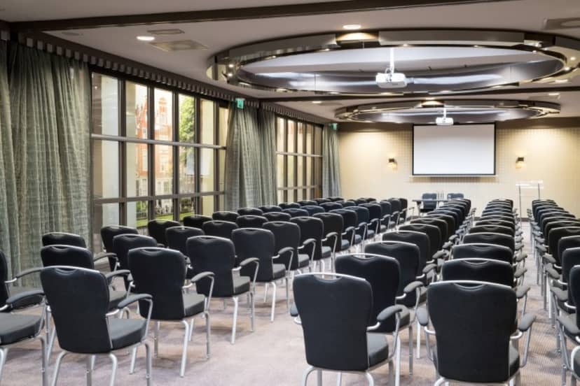Modern meeting space with natural light for conferences at Bilderberg Garden Hotel.