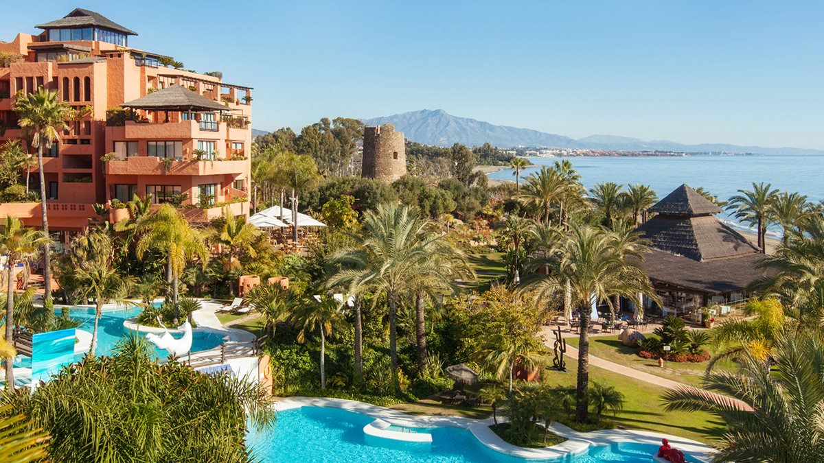 Poniente at Kempinski Hotel Bahía: elegant resort for corporate retreats and events.