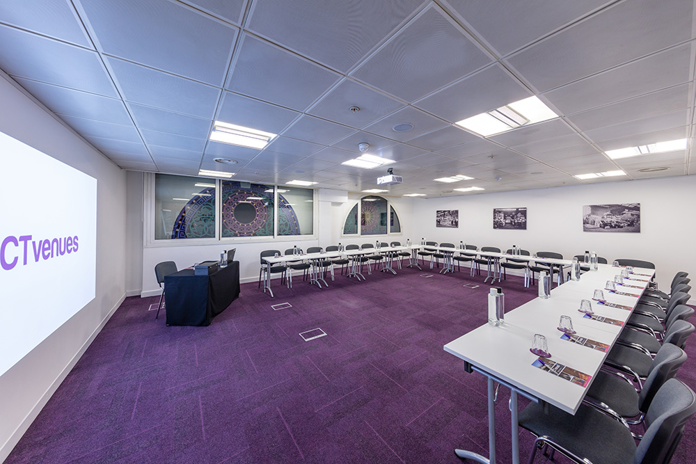 Spitalfields meeting room with U-shaped seating for workshops in City of London.