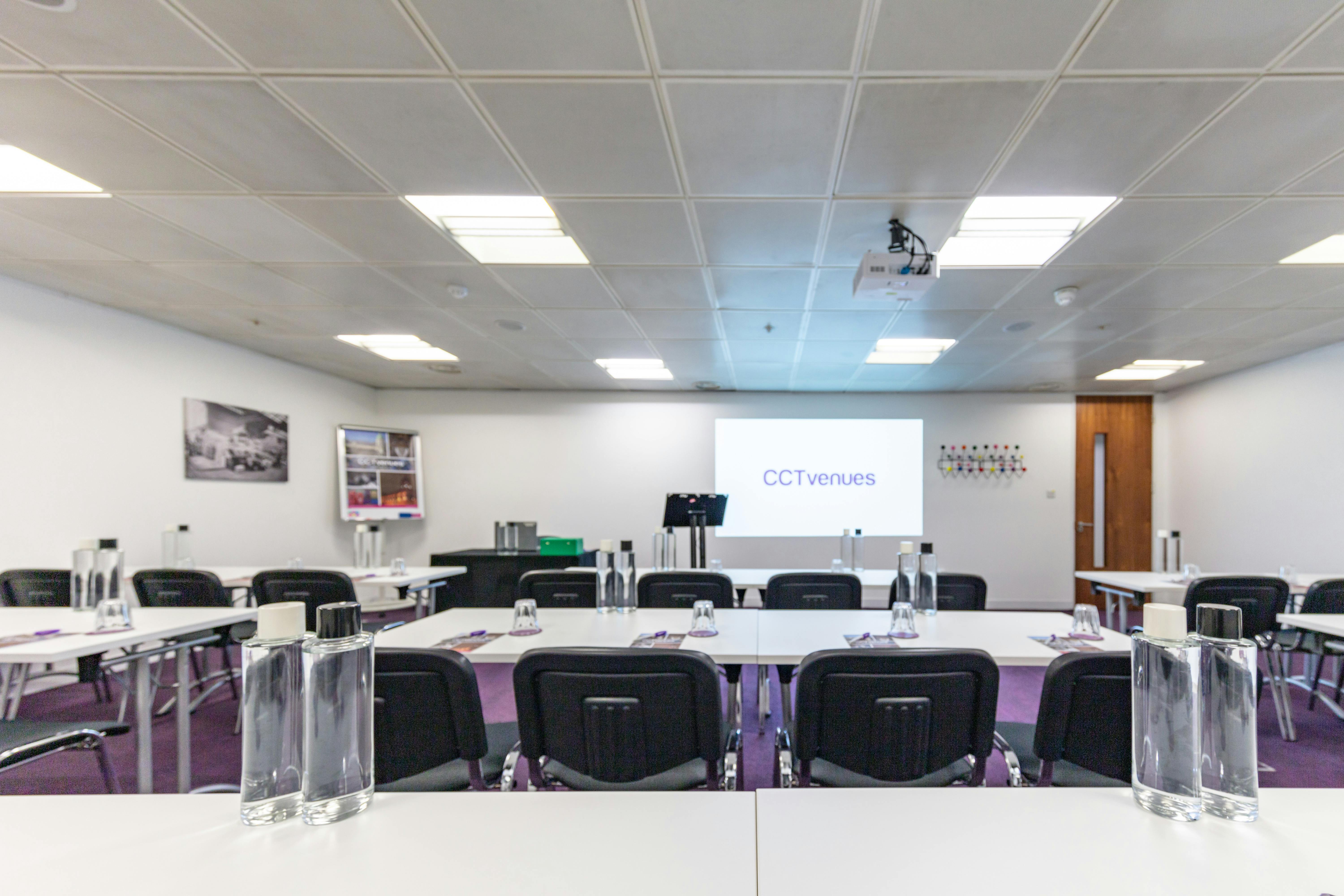 Spitalfields meeting room in CCT Venues, ideal for corporate events and networking.