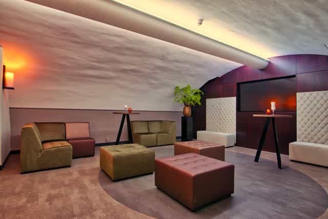 Maria van Hongarije lounge at Grand Hotel Karel V, ideal for networking events and gatherings.